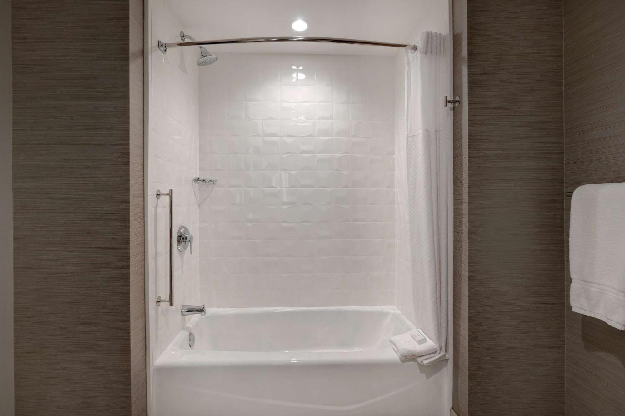 Hilton Garden Inn Anaheim Resort Extérieur photo