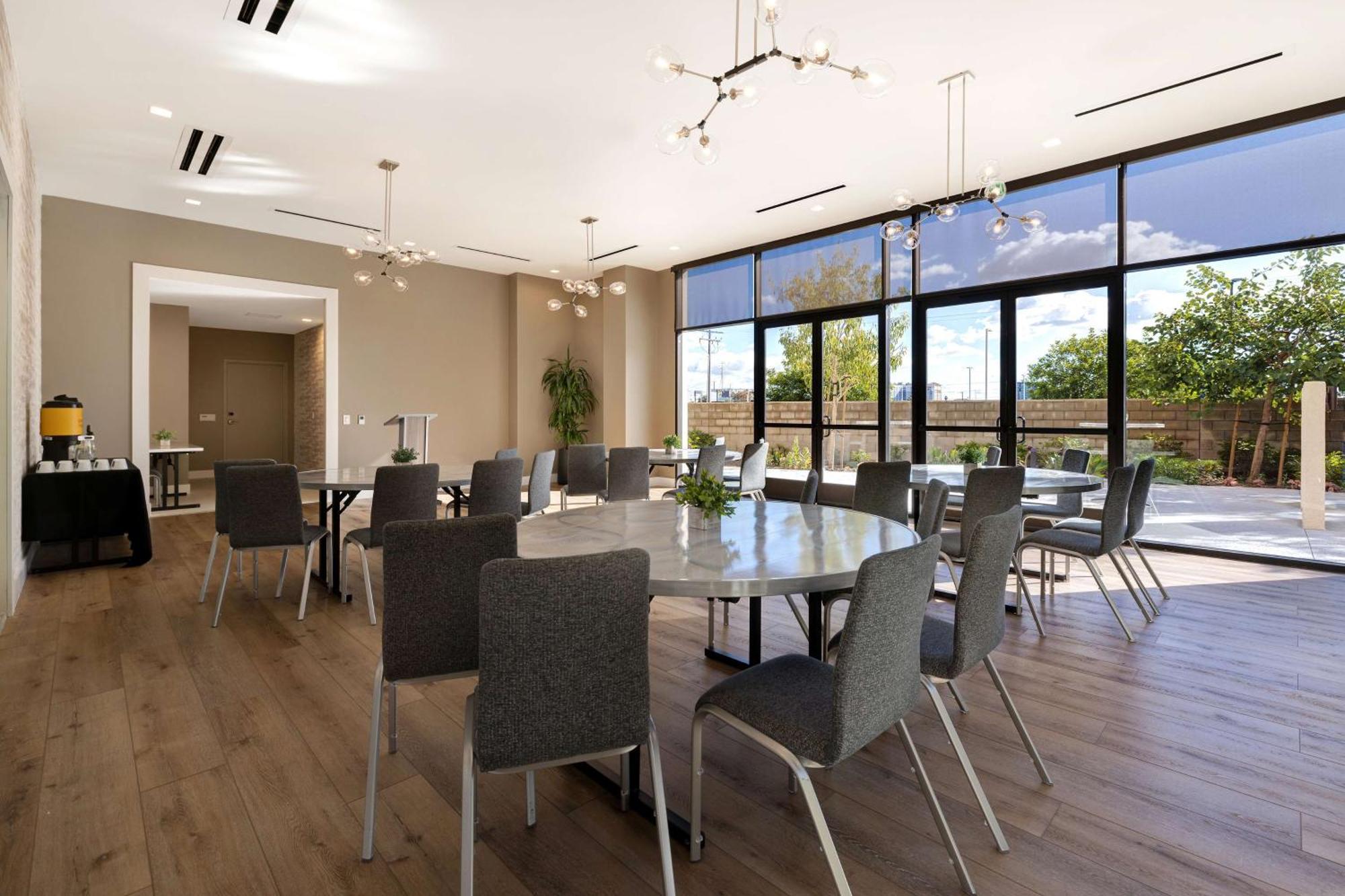 Hilton Garden Inn Anaheim Resort Extérieur photo